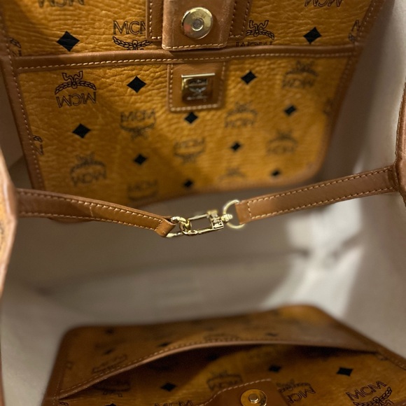 AUTHENTIC MCM TOTE. It’s in EUC. One small call out inside. Clean. Free shipping - Picture 7 of 13